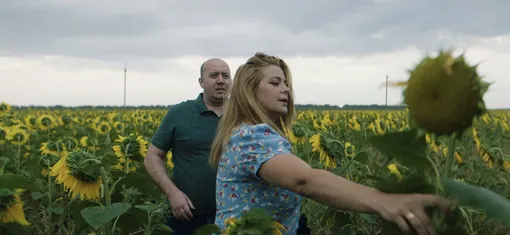 Сергей Бурунов и Ирина Пегова в фильме «Родные»