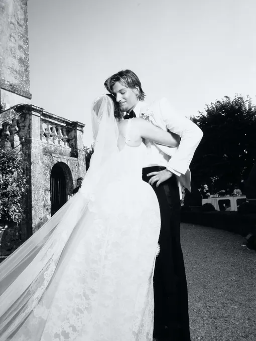 Милли Бобби Браун и Джейк Бон Джови