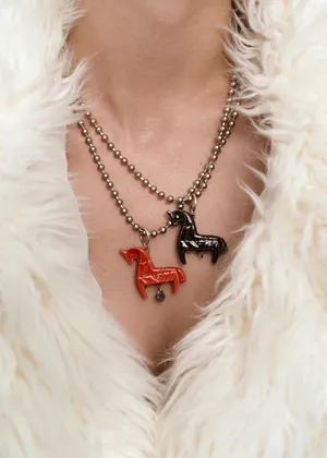 Кулон-лошадка из фарфора, аpoison drop — интернет-магазин украшений и аксессуаров