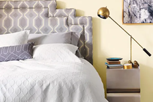 Изголовье кровати