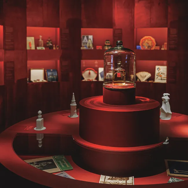 Чем пахли москвички в XX веке и чем пахнут сейчас? Занимательное путешествие в историю наших предпочтений