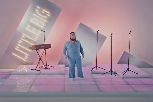 «Карлсончик, дорогой! Где же ты был?» Дима Красилов из Little Big в пляжном костюме заряжает позитивом «Карлсончик, дорогой! Где же ты был?» Дима Красилов из Little Big в пляжном костюме заряжает позитивом