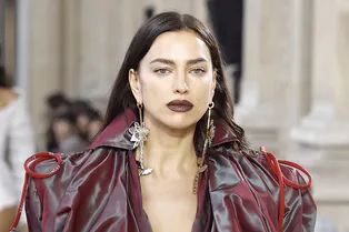 Открыла пляжный сезон: Ирина Шейк показала, как выглядит в бикини