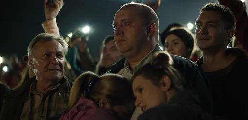 Сергей Шакуров, Сергей Бурунов и Лиза Монеточка в фильме «Родные»