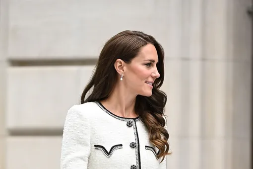 Королевская щедрость: Кейт Миддлтон оставила 86 тысяч рублей чаевых на вечеринке Королевская щедрость: Кейт Миддлтон оставила 86 тысяч рублей чаевых на вечеринке