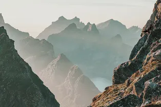 Оптическая иллюзия: все видят только горы, но только самый внимательный найдёт орла