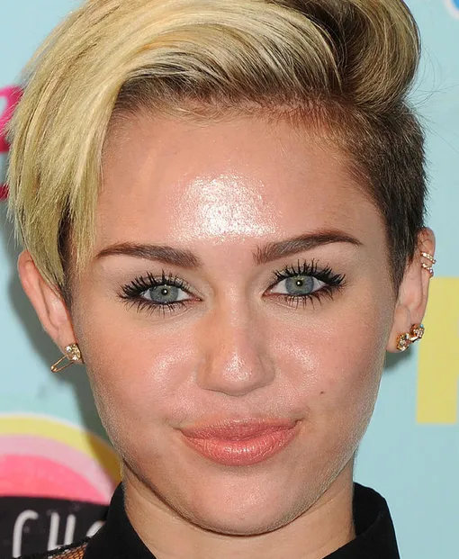 Как выглядят 10 звёзд крупным планом: фото без фильтров и Фотошопа Как выглядят 10 звёзд крупным планом: фото без фильтров и Фотошопа