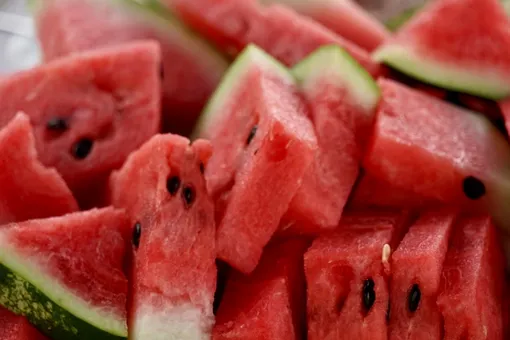 Почему нужно всегда мыть арбуз перед нарезкой