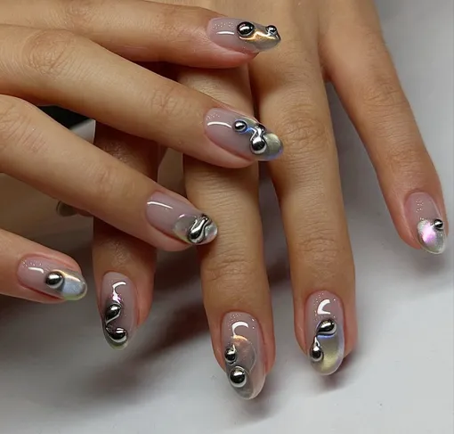 3D металлик Маникюр на 8 марта 2026