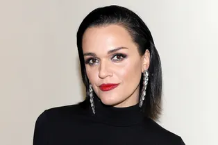 Неудачная пластика стала причиной госпитализации певицы Славы: подробности Неудачная пластика стала причиной госпитализации певицы Славы: подробности