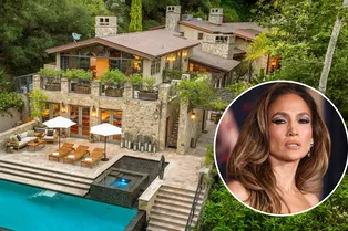 Роскошное патио Камерон Диаз и японский стиль Опры Уинфри: чем удивляют сады звёзд