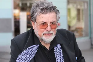 «Необычный и неординарный»: сын Александра Ширвиндта показал памятник, открытый на могиле артиста