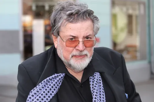 «Необычный и неординарный»: сын Александра Ширвиндта показал памятник, открытый на могиле артиста «Необычный и неординарный»: сын Александра Ширвиндта показал памятник, открытый на могиле артиста