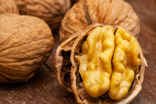 Идеальный урожай грецких орехов: секреты сбора и хранения без плесени и вредителей Идеальный урожай грецких орехов: секреты сбора и хранения без плесени и вредителей