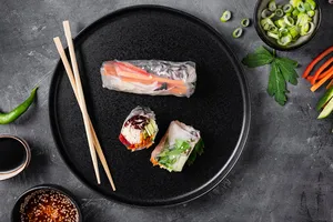 Рецепт спринг-роллов из рисовой бумаги с креветками