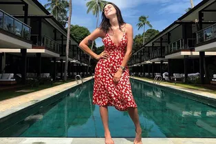 «Наконец-то я довольна своей фигурой!: Настасья Самбурская выложила видео в купальнике