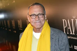 Андрея Кончаловского, изменившего жене, угрозами вынудили развестись Андрея Кончаловского, изменившего жене, угрозами вынудили развестись