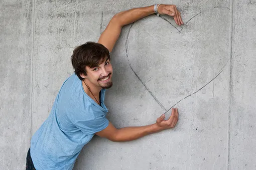 Влюблен и очень активен: 10 фактов, что он хочет не просто дружить Влюблен и очень активен: 10 фактов, что он хочет не просто дружить