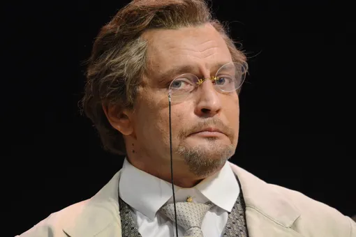 «Она — моя спина»: что рассказал 59-летний Александр Домогаров о новой возлюбленной «Она — моя спина»: что рассказал 59-летний Александр Домогаров о новой возлюбленной