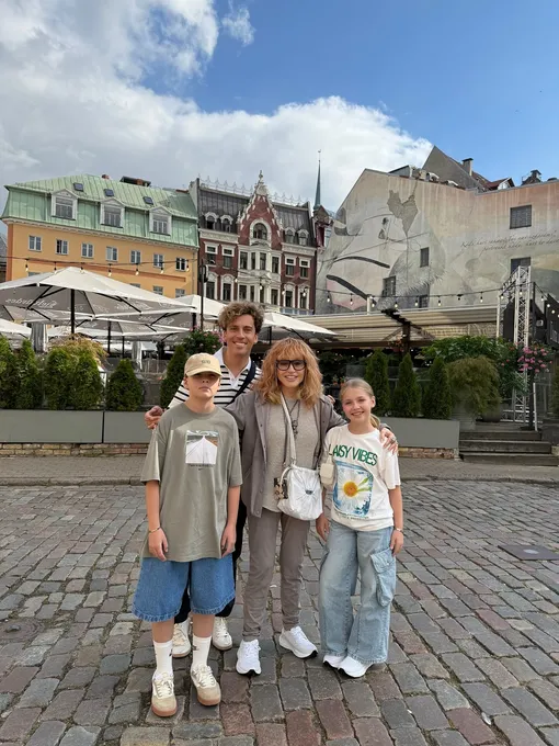 Алла Пугачёва и Максим Галкин* с Лизой и Гарри