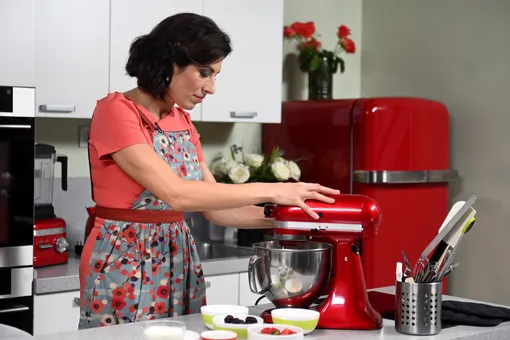 Взбиваем белки для меренги Взбиваем белки для меренги