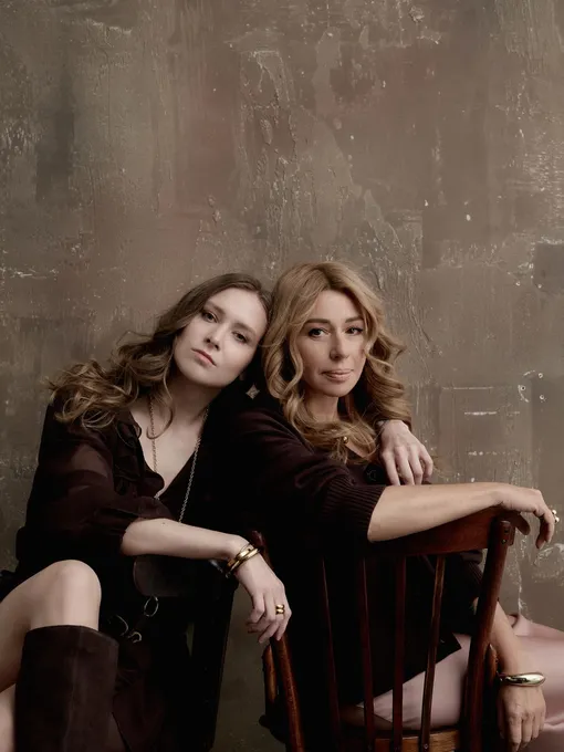 Алена Апина с дочерью Ксенией Иратовой Алена Апина с дочерью Ксенией Иратовой