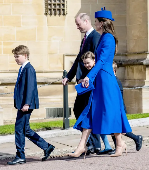 Кейт и Уильям с детьми Кейт и Уильям с детьми