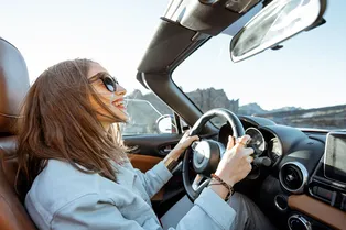 Кока-кола от ржавчины, сухой лед от вмятин: 8 лайфхаков для автовладельцев