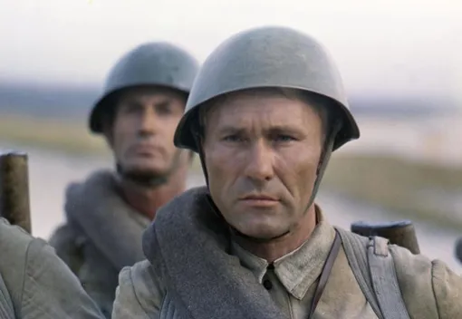 Василий Шукшин в фильме «Они сражались за Родину» Василий Шукшин в фильме «Они сражались за Родину»