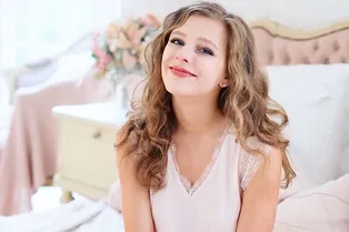 «Внутри я бандитка из итальянского кино»: Лиза Арзамасова рассказала об отношении к стереотипам «Внутри я бандитка из итальянского кино»: Лиза Арзамасова рассказала об отношении к стереотипам