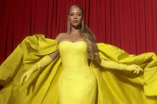 «Настоящая или сделанная?» грудь Бейонсе в «голом» платье восхитила подписчиков «Настоящая или сделанная?» грудь Бейонсе в «голом» платье восхитила подписчиков