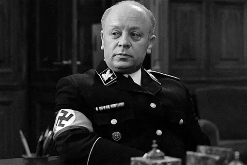 «А вас я попрошу остаться»: как Леонид Броневой относился к роли Мюллера «А вас я попрошу остаться»: как Леонид Броневой относился к роли Мюллера