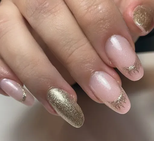 Праздничный формальный маникюр