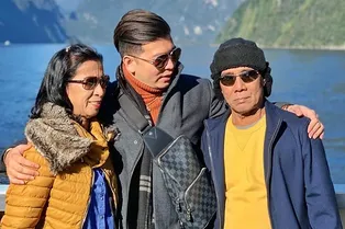 Небогатая пара усыновила сироту. Он вырос и отблагодарил их невероятным подарком