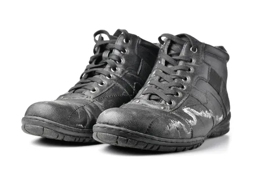 Как уберечь зимнюю обувь от реагентов Как уберечь зимнюю обувь от реагентов