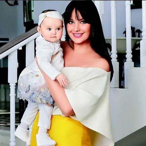 Чудные фото звёзд с детьми: милые и трогательные моменты жизни знаменитостей Чудные фото звёзд с детьми: милые и трогательные моменты жизни знаменитостей