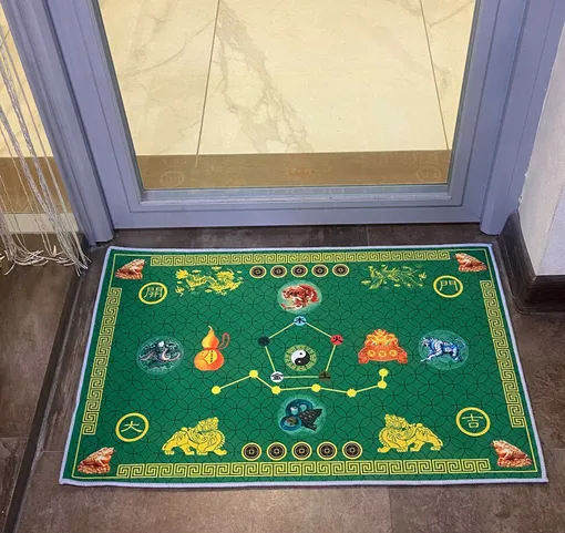 Какие цвета ковриков соответствуют сторонам света по традиционному фэн-шуй