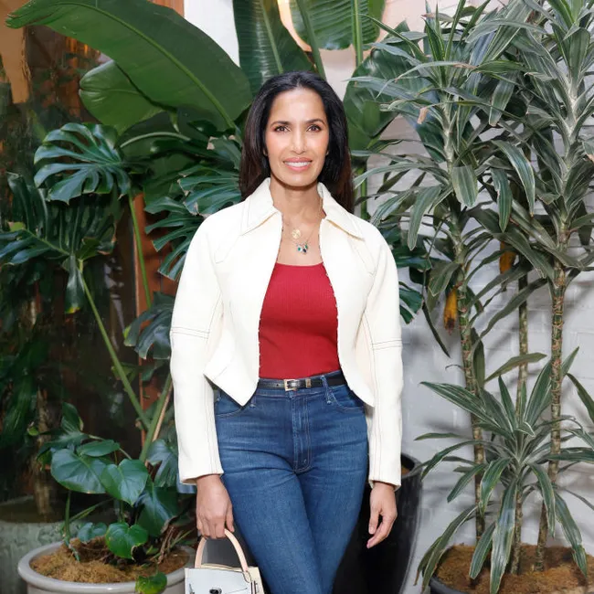 Как сохранить цветы живыми на время отпуска? Лайфхак для растений от королевы Болливуда Падмы Лакшми