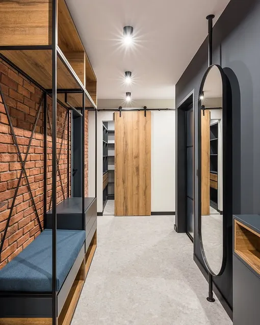 Овальное большое зеркало