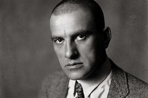 Конкин или Цискаридзе? Посмотрите, как выглядел Владимир Маяковский в 1912 году! Конкин или Цискаридзе? Посмотрите, как выглядел Владимир Маяковский в 1912 году!