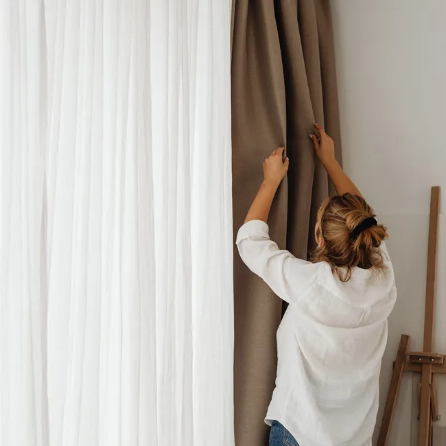 Как почистить шторы, которые нельзя стирать: 5 основных способов от эксперта