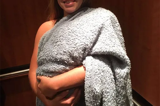 Женщина притворилась беременной, чтобы порадовать свою бабушку Женщина притворилась беременной, чтобы порадовать свою бабушку