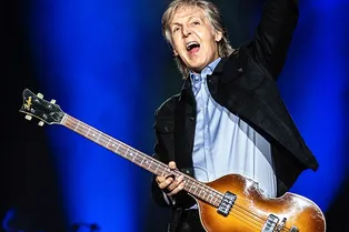 «Любовь — это все, что нужно»: Пол Маккартни порадовал подписчиков романтичным фото