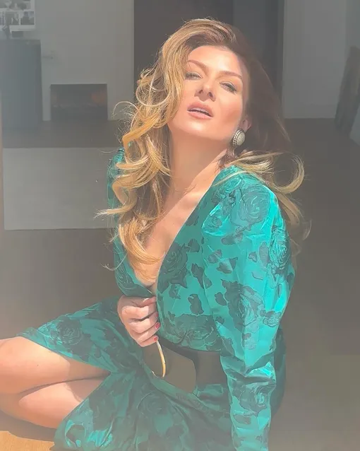 Шагги бар секс видео Әйелдің кең бөксесі түсірілген видео тарады