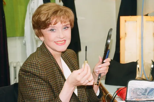 «Мама, дочка и "дочка": Дарья Повереннова показала, как сейчас выглядит 77-летняя Вера Алентова