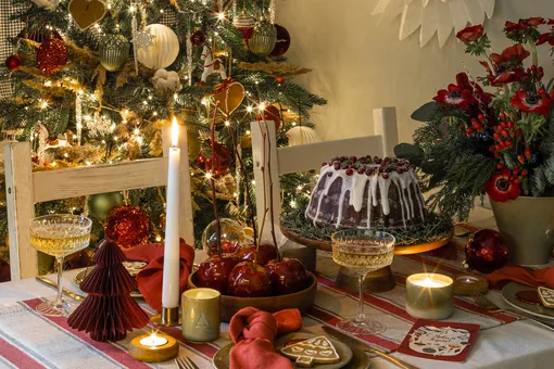 Как накрыть новогодний стол? 2 классные идеи сервировки от декоратора Как накрыть новогодний стол? 2 классные идеи сервировки от декоратора