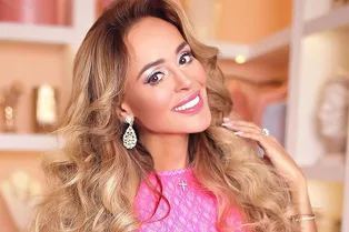 «Роковой экспресс макияж»: Анна Калашникова рассказала, как красиво и быстро накраситься