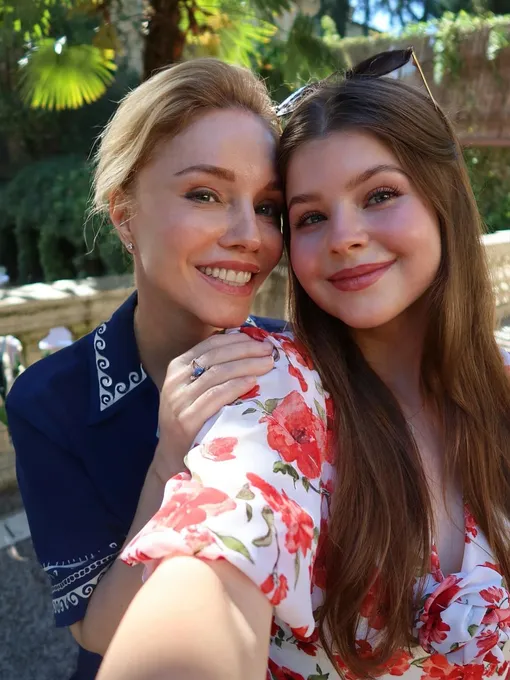 Марина Зудина с дочерью Марией Табаковой Марина Зудина с дочерью Марией Табаковой