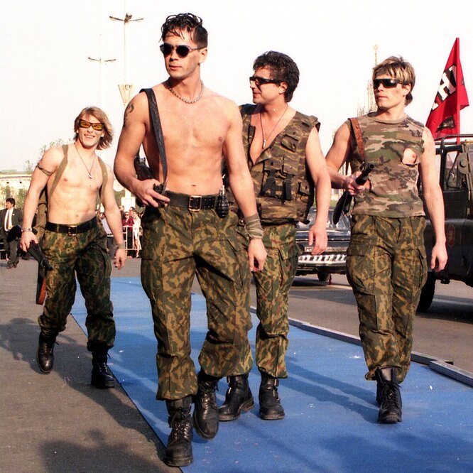 Әйелдердің жалаң аяқтарының суреттері Порно аққұбалар үлкен жопа