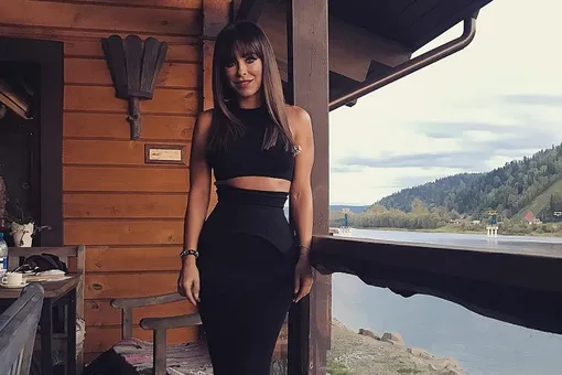 «Горячая штучка!» 38-летняя Ани Лорак показала фигуру в красном купальнике «Горячая штучка!» 38-летняя Ани Лорак показала фигуру в красном купальнике